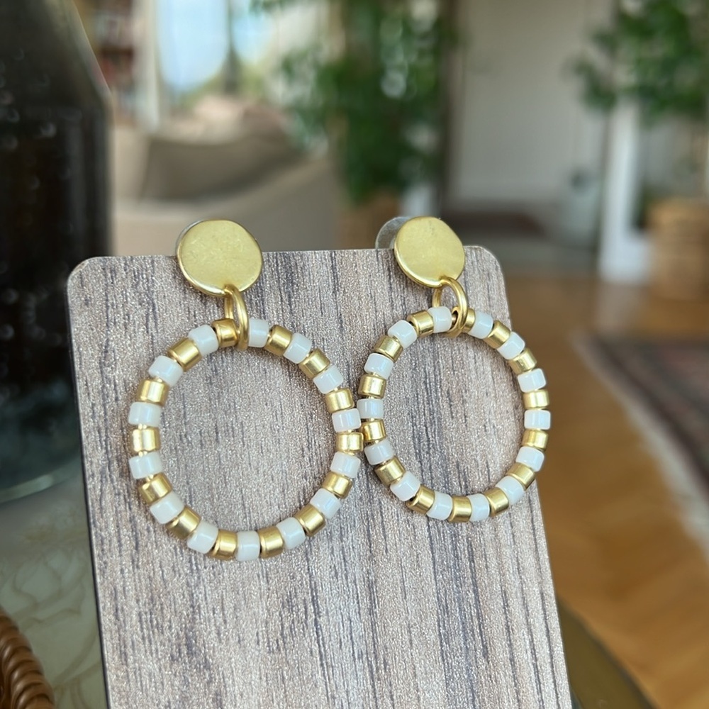 Madewell link statement gold and white striped hoop earrings - Picture 2 of 3